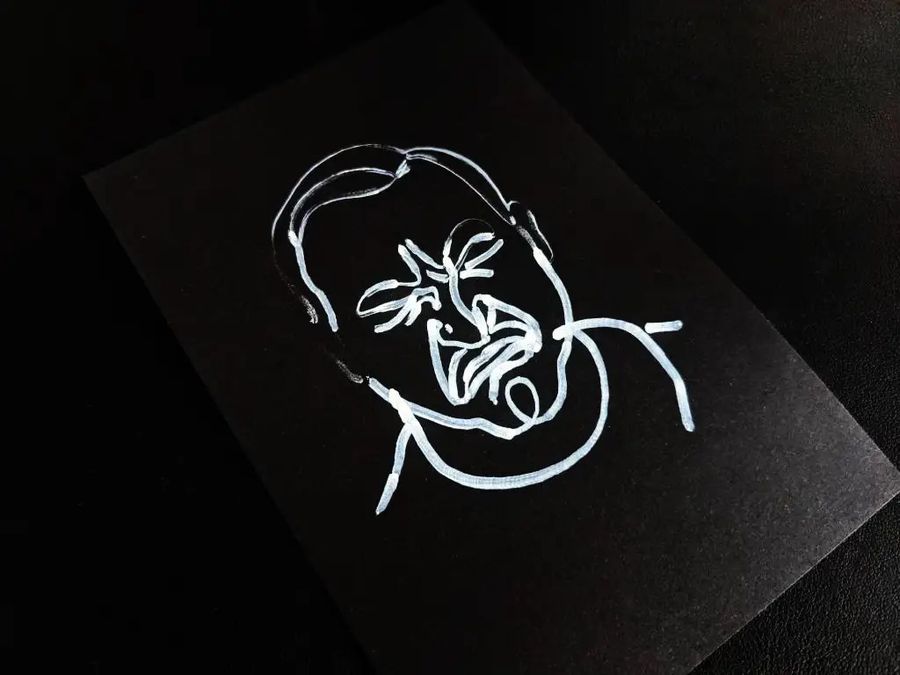 Portrait drawn in brush mode with variable line weight, showing thicker strokes on curves and thinner lines on straight sections